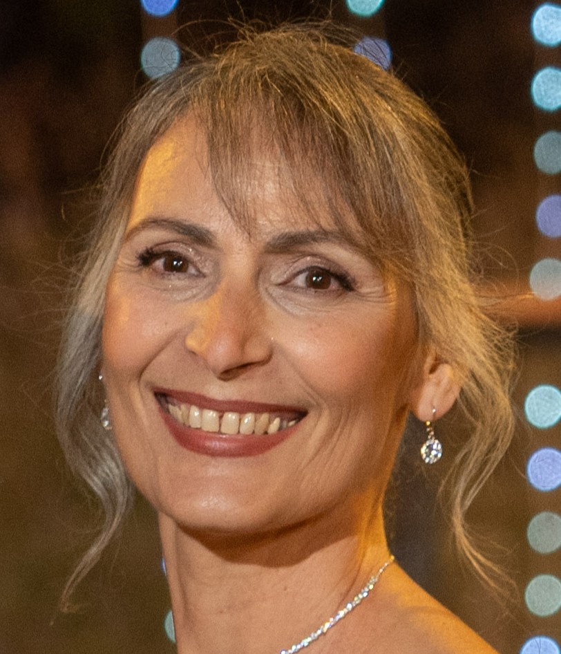 איריס יחיאלי - מרפאה בעיסוק ומורה ליוגה תרפיה